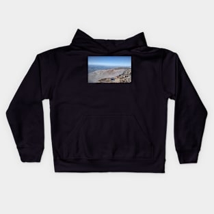 Climbers resting at the summit of Ben Nevis Kids Hoodie